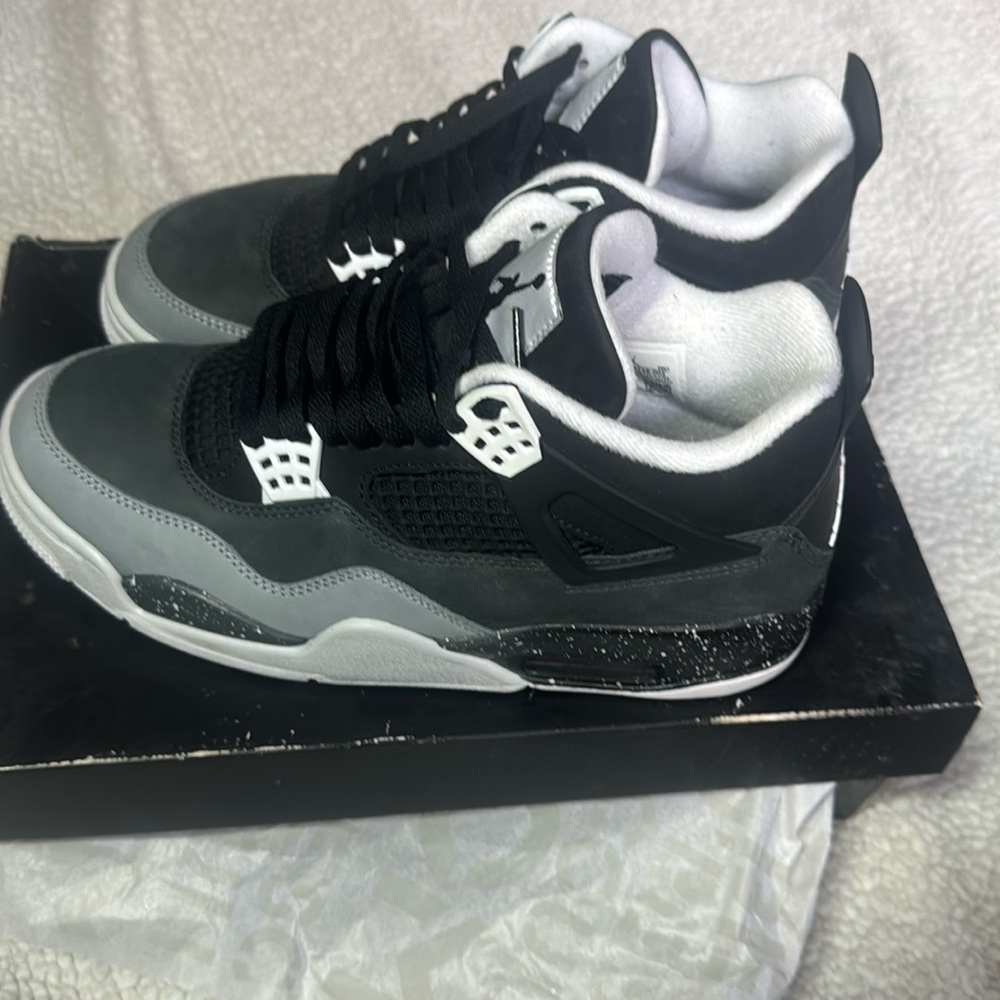 Nike Air Jordan 4 Retro "Fear"